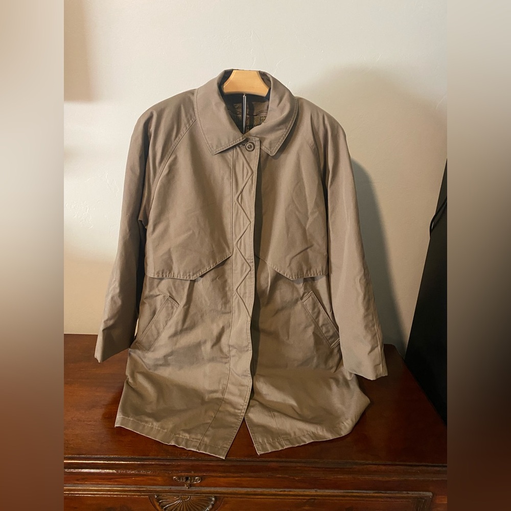 London Fog Tan Trench Coat Women’s 12 Regular w/detachable lining